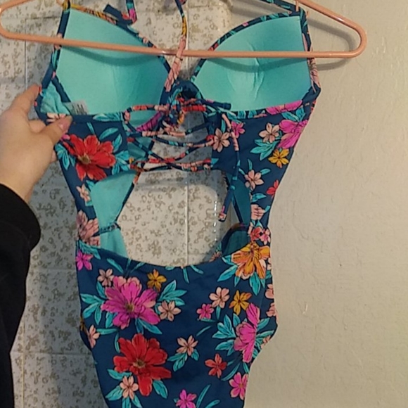 Shade and shore bathing suit - Picture 2 of 3